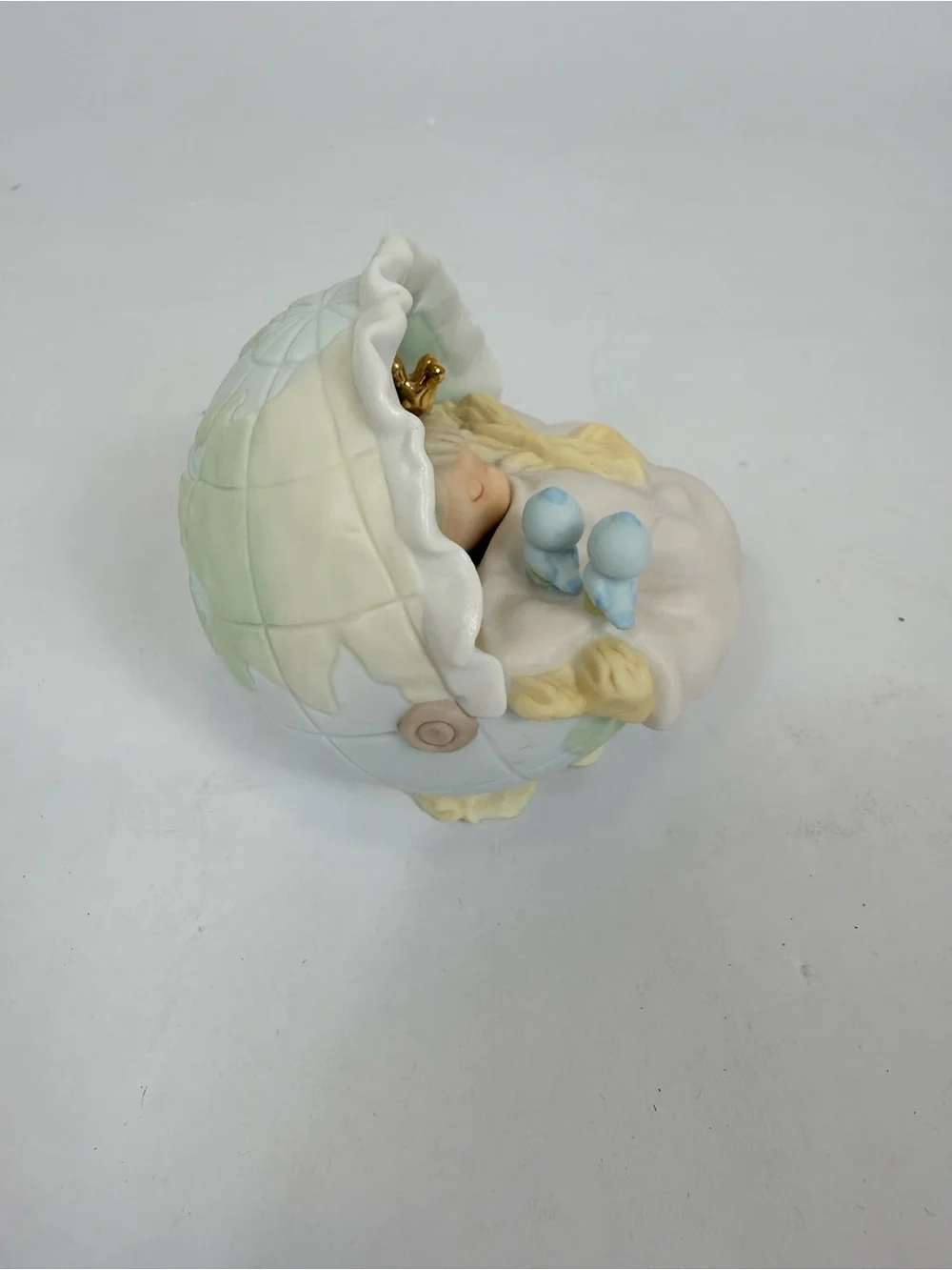 Precious Moments Sleeping Baby Figurine Globe Enesco Vintage 2000